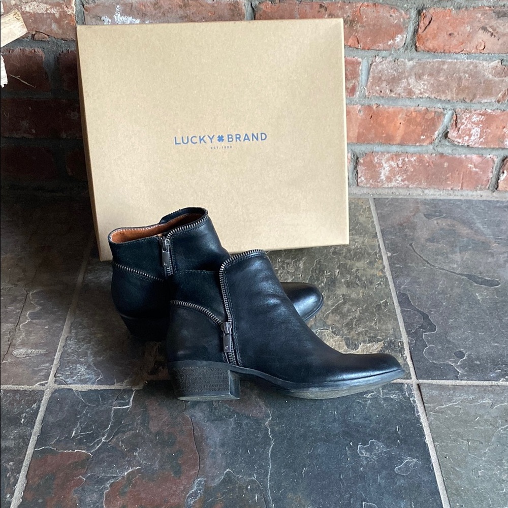 Lucky Brand Black Ankle Booties Sleek Design - Picture 5 of 12